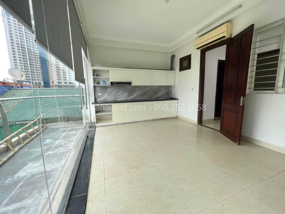 Bán nhà mặt phố Trung Kính 64m2 mặt tiền 5,8m